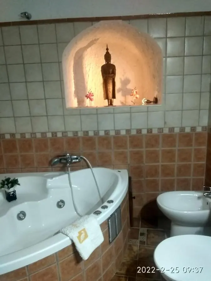 Casa Cueva Vanesa Hinojares Spain